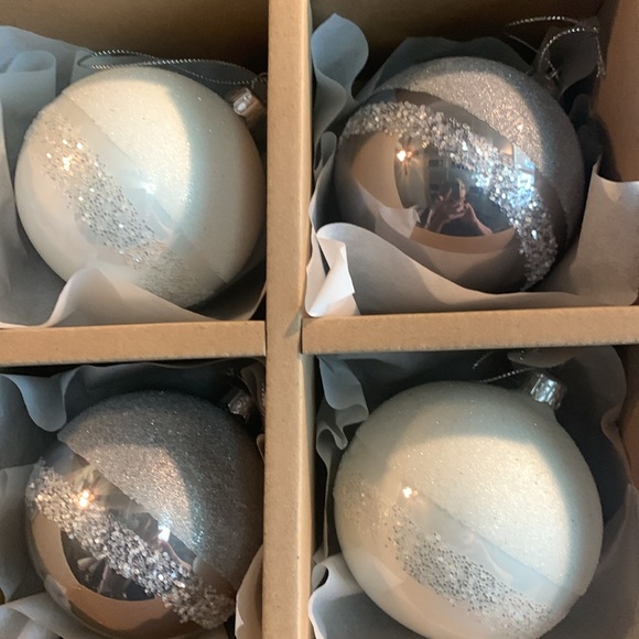 Gorgeous handcrafted European 3” glass ornaments. 2 white, 2 silver w/ glitter - Picture 3 of 6